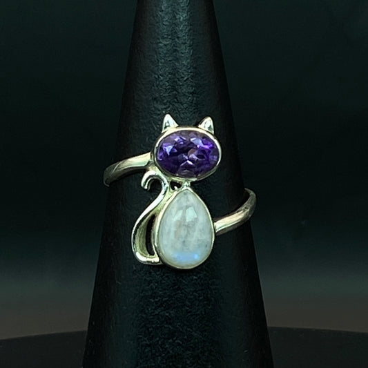 .925 Sterling Silver Rainbow Moonstone & Amethyst Cat Ring - Size 9