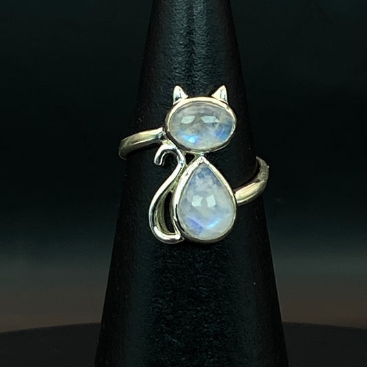 .925 Sterling Silver Rainbow Moonstone Cat Ring - Size 7